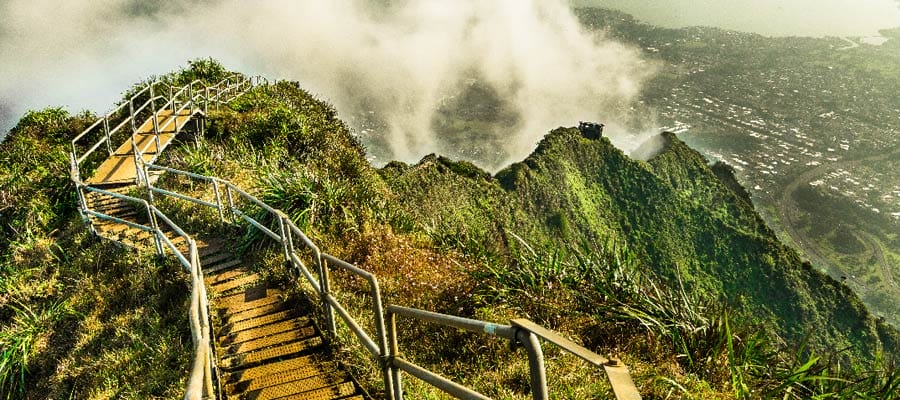 Featured image for “Stairway To Heaven No Hawaii (Haiku Stairs)”